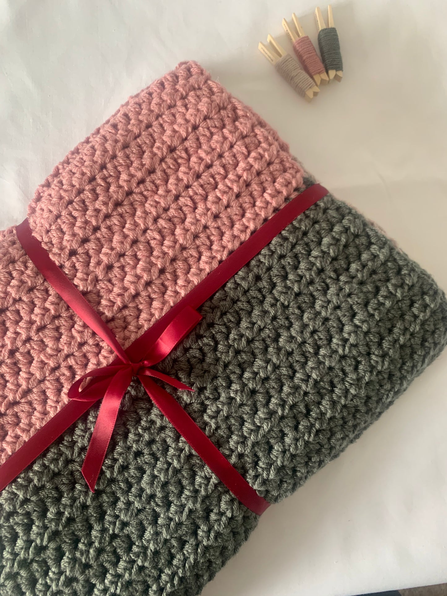 Small Keepsake Chunky Knit Blanket